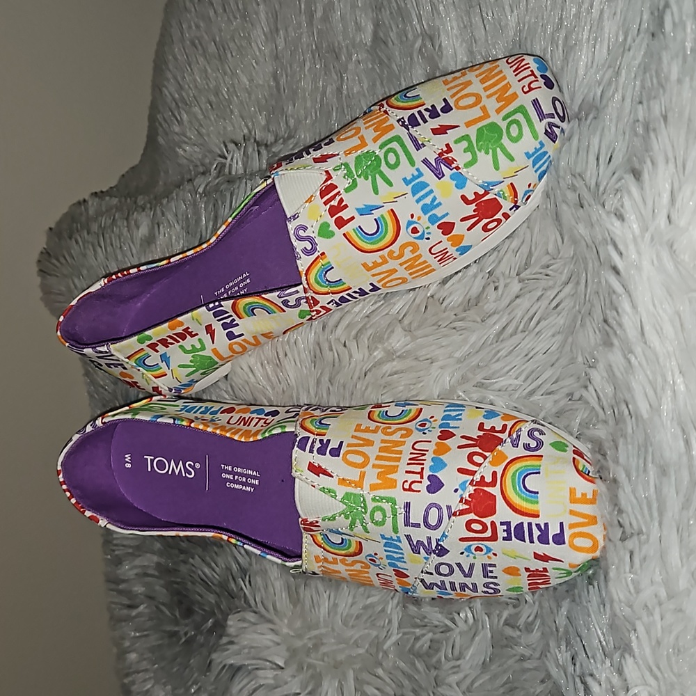 Toms Alpargata Unity Love Wins shoes 🌈